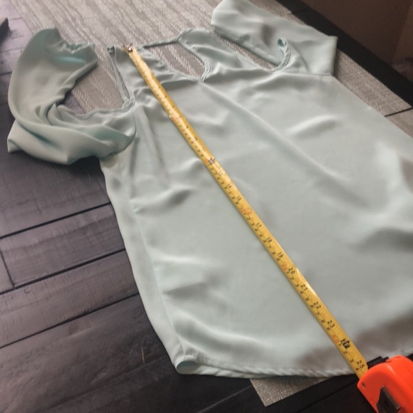 #109 NWOT Shoulder Baring Lightweight Aqua Blouse - Picture 11 of 15